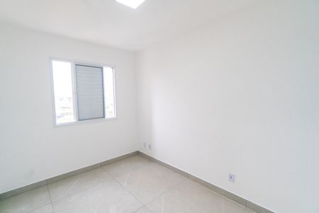 Quarto 1 de apartamento à venda com 2 quartos, 50m² em Jardim Itacolomi, São Paulo