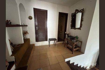 Casa à venda com 1 quarto, 360m² em Piratininga, Niterói