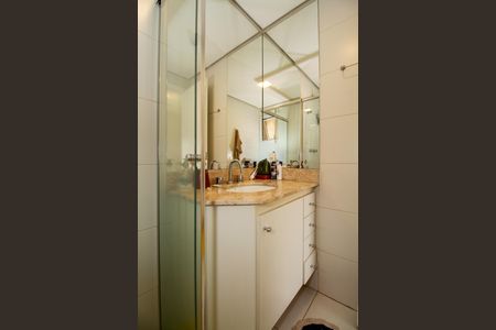 Apartamento para alugar com 50m², 1 quarto e 1 vaga Apartamento para alugar com 50m², 1 quarto e 1 vagaBanheiro da Suíte