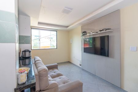 Sala de apartamento para alugar com 2 quartos, 49m² em Bento Ribeiro, Rio de Janeiro