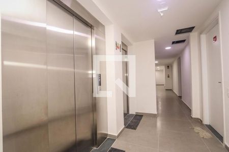 Apartamento para alugar com 32m², 2 quartos e sem vaga Apartamento para alugar com 32m², 2 quartos e sem vagaHall social