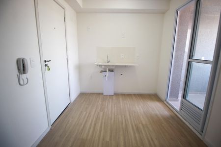 Sala/Cozinha de apartamento para alugar com 2 quartos, 32m² em Vila Plana, São Paulo