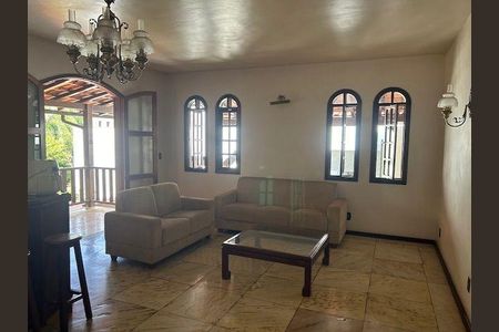 Casa à venda com 5 quartos, 336m² em Itaipu, Niterói