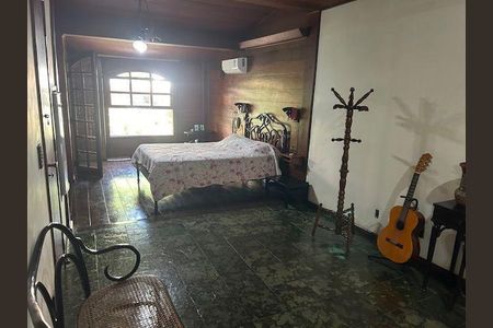 Casa à venda com 5 quartos, 336m² em Itaipu, Niterói