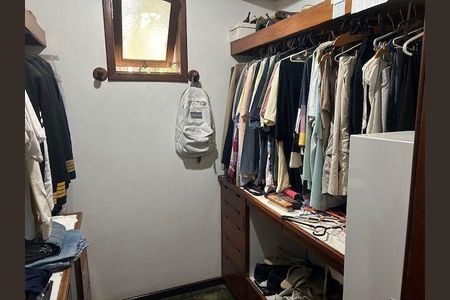 Casa à venda com 5 quartos, 336m² em Itaipu, Niterói