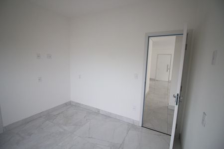 Apartamento à venda com 95m², 3 quartos e 2 vagasQuarto 2