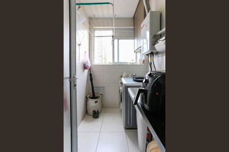 Apartamento para alugar com 67m², 3 quartos e 1 vagaÁrea de Serviço