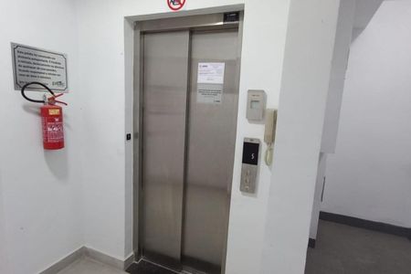 Apartamento à venda com 2 quartos, 60m² em Sagrada Família, Belo Horizonte