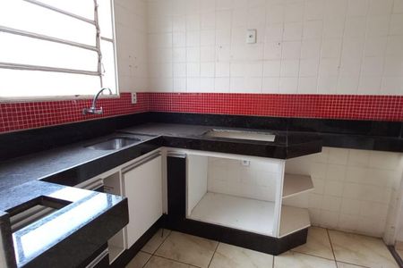 Apartamento à venda com 3 quartos, 65m² em Sagrada Família, Belo Horizonte