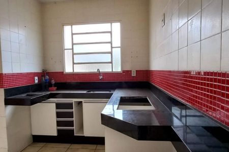 Apartamento à venda com 3 quartos, 65m² em Sagrada Família, Belo Horizonte