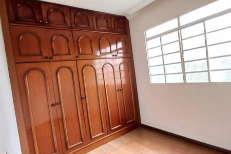 Apartamento à venda com 3 quartos, 65m² em Sagrada Família, Belo Horizonte