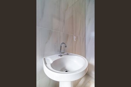 Casa para alugar com 30m², 1 quarto e sem vaga Casa para alugar com 30m², 1 quarto e sem vagaBanheiro Social