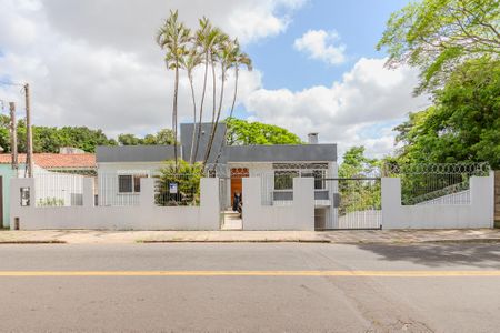 Casa à venda com 250m², 3 quartos e 3 vagasFachada