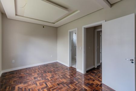 Casa à venda com 250m², 3 quartos e 3 vagasSuíte 1