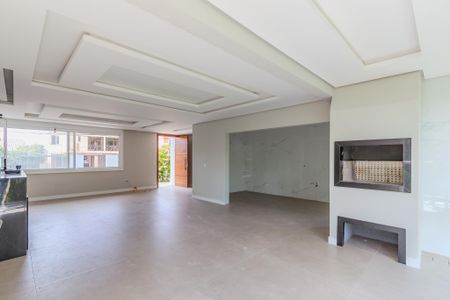 Casa à venda com 250m², 3 quartos e 3 vagasSala