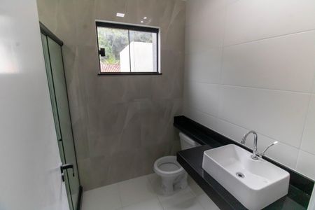 Casa à venda com 120m², 3 quartos e 2 vagas Casa à venda com 120m², 3 quartos e 2 vagasBanheiro 1