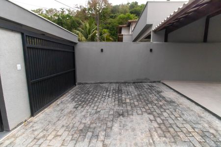 Casa à venda com 120m², 3 quartos e 2 vagas Casa à venda com 120m², 3 quartos e 2 vagasÁrea externa