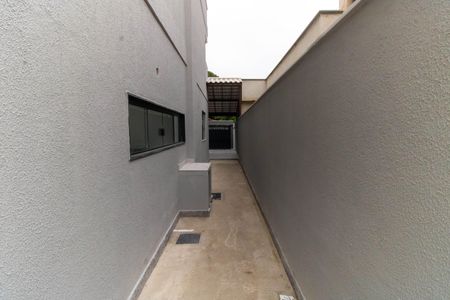 Casa à venda com 120m², 3 quartos e 2 vagas Casa à venda com 120m², 3 quartos e 2 vagasÁrea externa