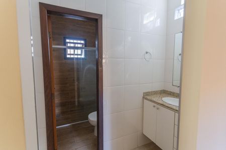 Casa à venda com 109m², 2 quartos e 2 vagas Casa à venda com 109m², 2 quartos e 2 vagasBanheiro Social