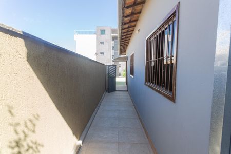 Casa à venda com 109m², 2 quartos e 2 vagas Casa à venda com 109m², 2 quartos e 2 vagasQuintal