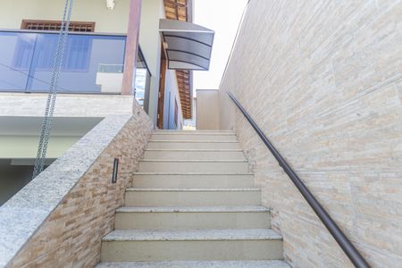 Casa à venda com 109m², 2 quartos e 2 vagas Casa à venda com 109m², 2 quartos e 2 vagasEntrada