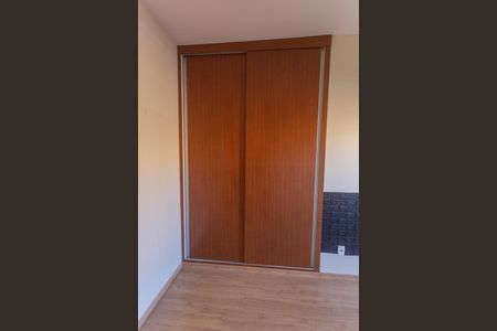 Casa à venda com 109m², 2 quartos e 2 vagas Casa à venda com 109m², 2 quartos e 2 vagasArmário do Quarto 2