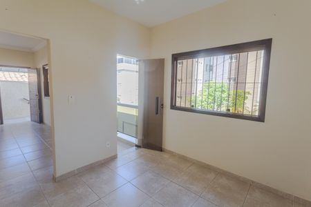 Casa à venda com 109m², 2 quartos e 2 vagas Casa à venda com 109m², 2 quartos e 2 vagasCopa