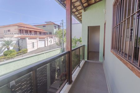 Casa à venda com 109m², 2 quartos e 2 vagas Casa à venda com 109m², 2 quartos e 2 vagasVaranda da Copa