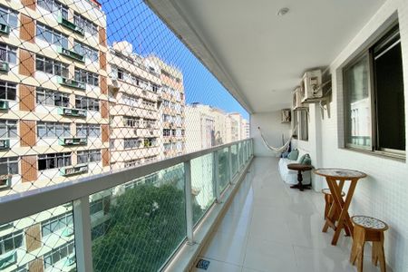 Apartamento à venda com 113m², 2 quartos e 2 vagasVaranda