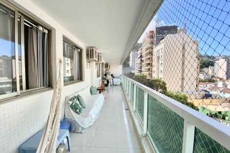 Apartamento à venda com 113m², 2 quartos e 2 vagasVaranda 