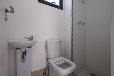 Apartamento à venda com 201m², 3 quartos e 3 vagas Apartamento à venda com 201m², 3 quartos e 3 vagasÁrea de Serviço - Banheiro