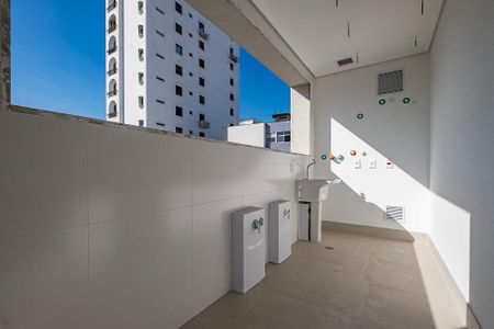 Apartamento à venda com 201m², 3 quartos e 3 vagas Apartamento à venda com 201m², 3 quartos e 3 vagasÁrea de Serviço