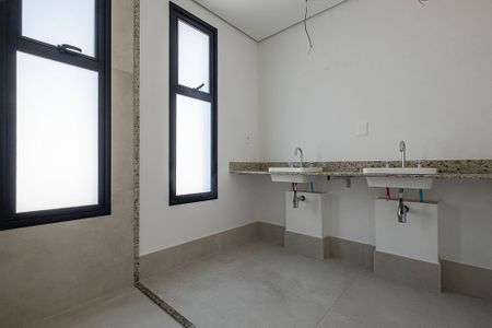 Apartamento à venda com 201m², 3 quartos e 3 vagas Apartamento à venda com 201m², 3 quartos e 3 vagasSuíte 1