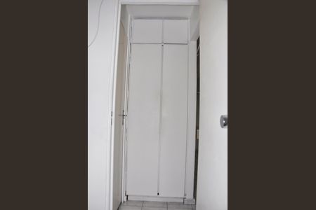 Apartamento para alugar com 48m², 2 quartos e 1 vaga Apartamento para alugar com 48m², 2 quartos e 1 vagaCorredor - Armário