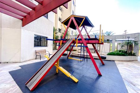 Apartamento para alugar com 83m², 2 quartos e 2 vagasÁrea comum - Playground