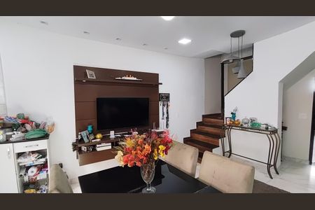 Sala  de casa de condomínio à venda com 2 quartos, 180m² em Jacarepaguá, Rio de Janeiro