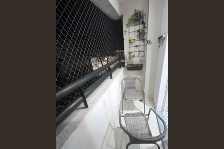 Apartamento à venda com 49m², 2 quartos e 1 vaga Apartamento à venda com 49m², 2 quartos e 1 vagaVaranda