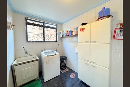 Casa à venda com 200m², 3 quartos e 2 vagasÁrea de Serviço