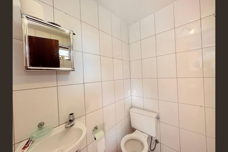 Casa à venda com 200m², 3 quartos e 2 vagasBanheiro Social externo