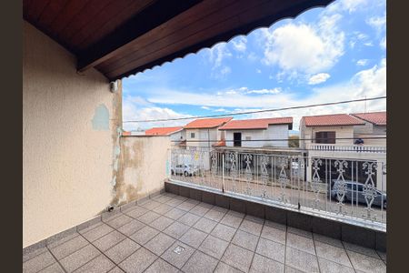 Casa à venda com 200m², 3 quartos e 2 vagasQuarto 2