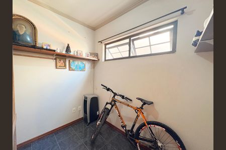 Casa à venda com 200m², 3 quartos e 2 vagasQuarto extra/ Depósito