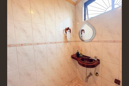 Casa à venda com 200m², 3 quartos e 2 vagasLavabo