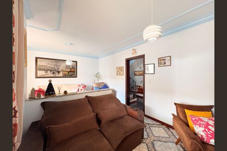 Casa à venda com 200m², 3 quartos e 2 vagasSala