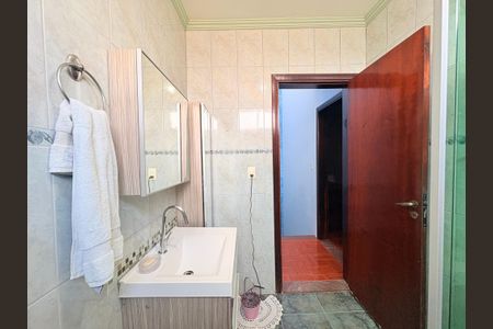 Casa à venda com 200m², 3 quartos e 2 vagasBanheiro Social (piso superior)