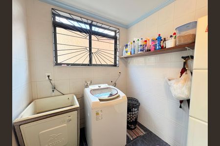 Casa à venda com 200m², 3 quartos e 2 vagasÁrea de Serviço