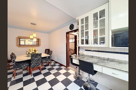 Casa à venda com 200m², 3 quartos e 2 vagasCozinha