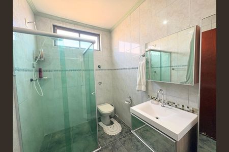 Casa à venda com 200m², 3 quartos e 2 vagasBanheiro Social (piso superior)