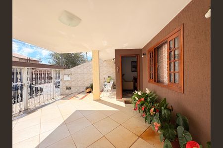 Casa à venda com 200m², 3 quartos e 2 vagasFrente da casa