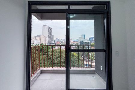 Varanda  de kitnet/studio à venda com 1 quarto, 28m² em Pinheiros, São Paulo