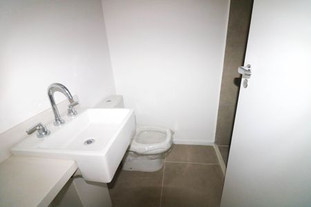 Apartamento à venda com 106m², 3 quartos e 2 vagasBanheiro da Suíte 1